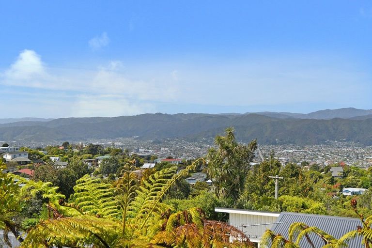 Photo of property in 59 Pokohiwi Road, Normandale, Lower Hutt, 5010