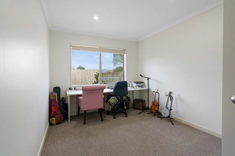 Photo of property in 16b Abergeldie Way, Cambridge, 3434