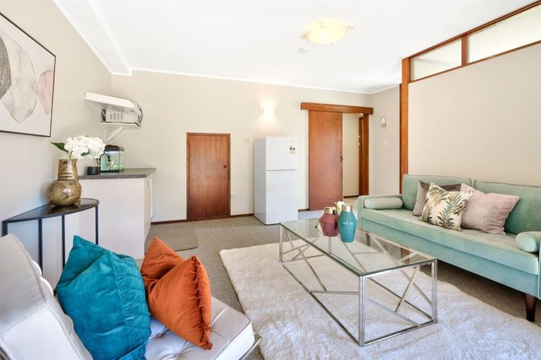 Photo of property in 3 Valdese Rise, Browns Bay, Auckland, 0630