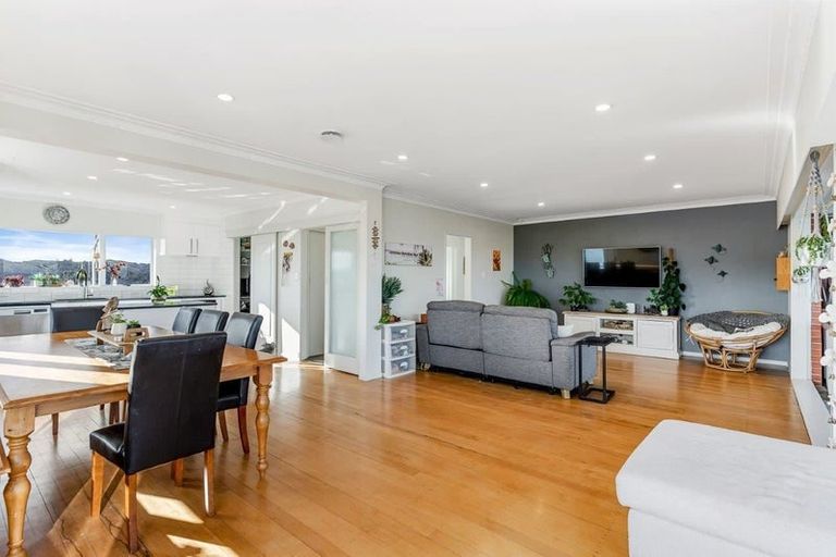 Photo of property in 8 Hillcrest Road, Hatfields Beach, Orewa, 0931