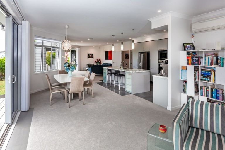 Photo of property in 100 Pacific View Drive, Whangamata, 3620