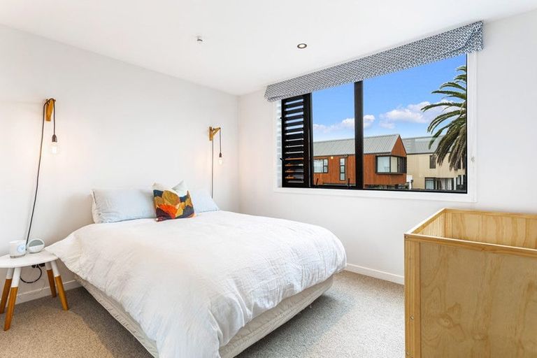 Photo of property in 96 Buckley Avenue, Hobsonville, Auckland, 0616