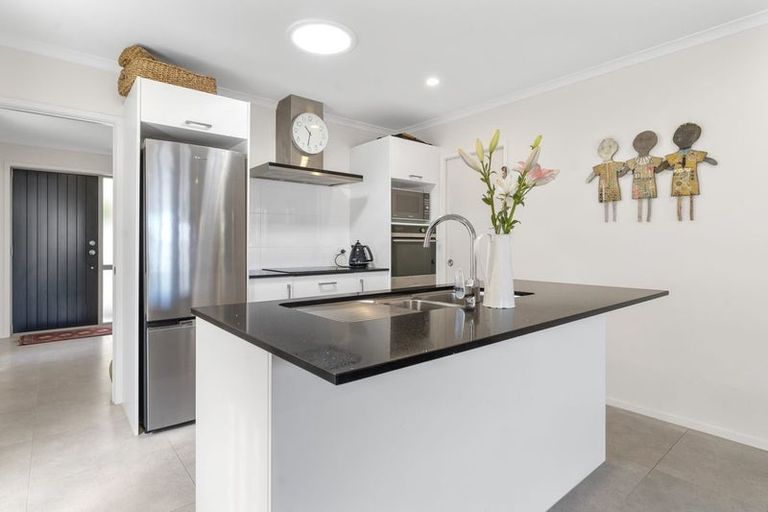 Photo of property in 26 Coast Boulevard, Papamoa Beach, Papamoa, 3118