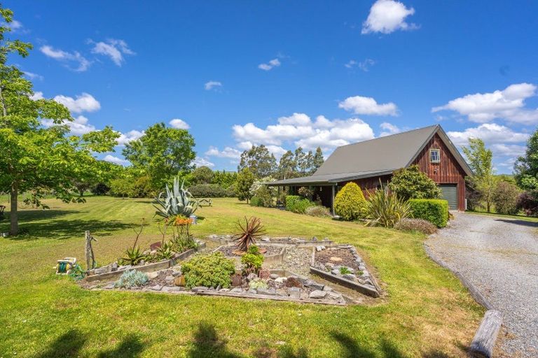 Photo of property in 24b Cromarty Drive, Martinborough, 5784
