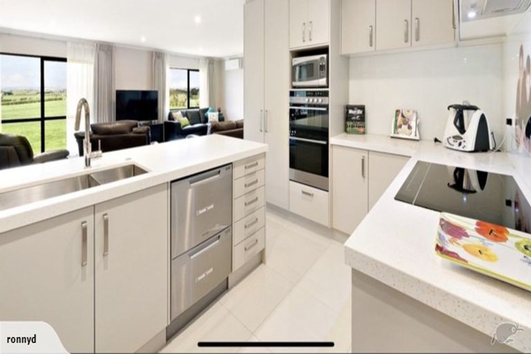 Photo of property in 64 Hawthorne Lane, Kingseat, Papakura, 2580