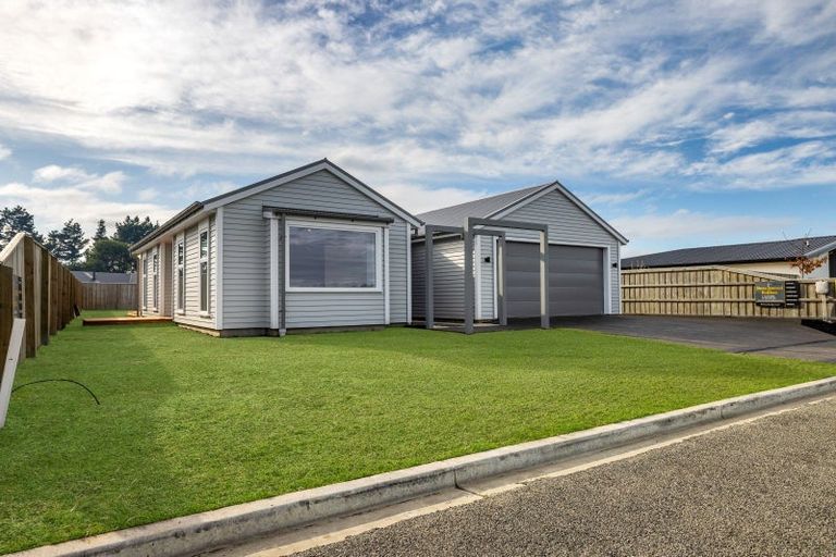 Photo of property in 27 Plover Avenue, Amberley, 7410