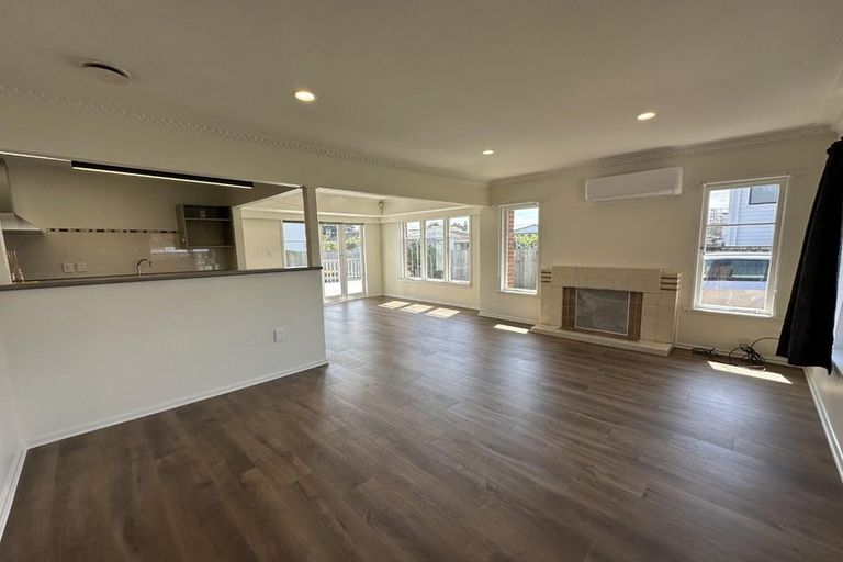 Photo of property in 5 Fraser Road, Papatoetoe, Auckland, 2025