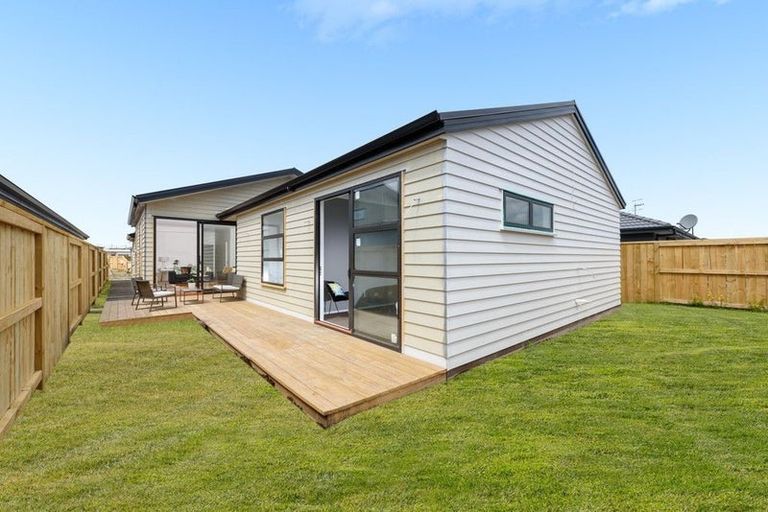 Photo of property in 28 Knightia Drive, Papamoa Beach, Papamoa, 3118