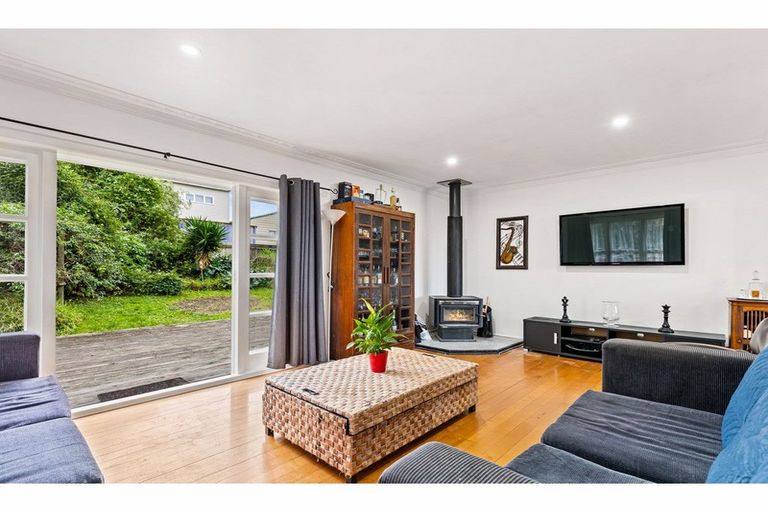 Photo of property in 77 Royal Road, Massey, Auckland, 0614