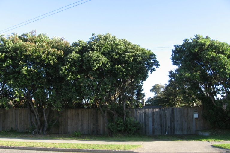 Photo of property in 34 Rangihiroa Street, Waikanae Beach, Waikanae, 5036