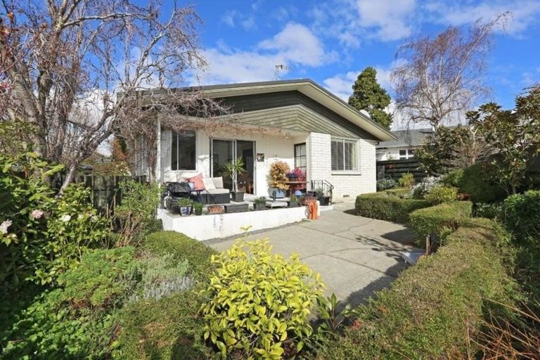 Photo of property in 1/32 Greenwood Road, Havelock North, 4130