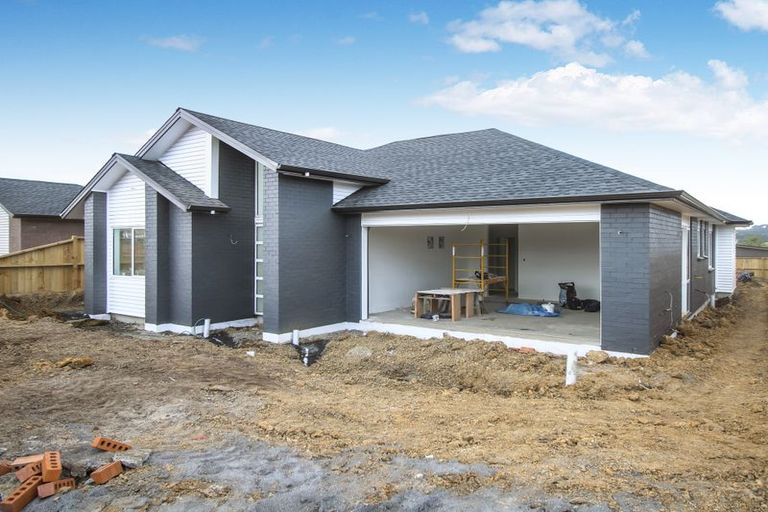 Photo of property in 29 Jelas Drive, Riverhead, 0820