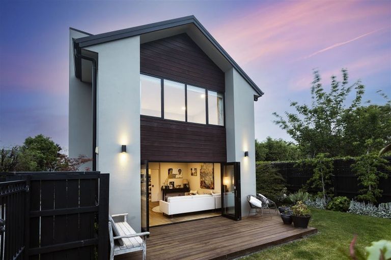 Photo of property in 28 Hawthorne Street, Strowan, Christchurch, 8052