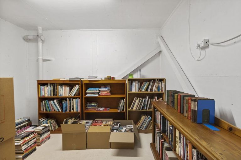 Photo of property in 37 Hicks Crescent, Waikanae Beach, Waikanae, 5036