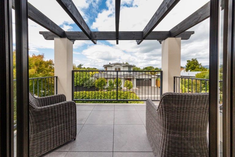Photo of property in 17a Lincoln Terrace, Hokowhitu, Palmerston North, 4410