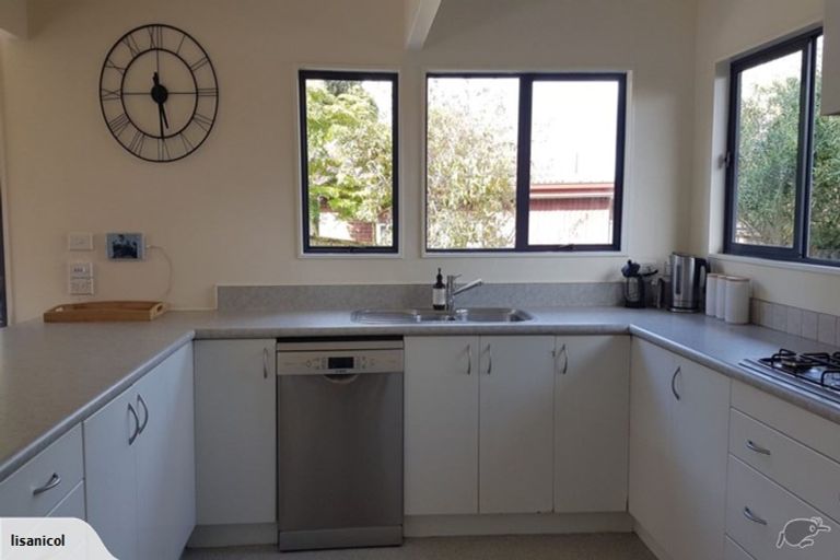 Photo of property in 2/14 Coronation Street, Belmont, Auckland, 0622