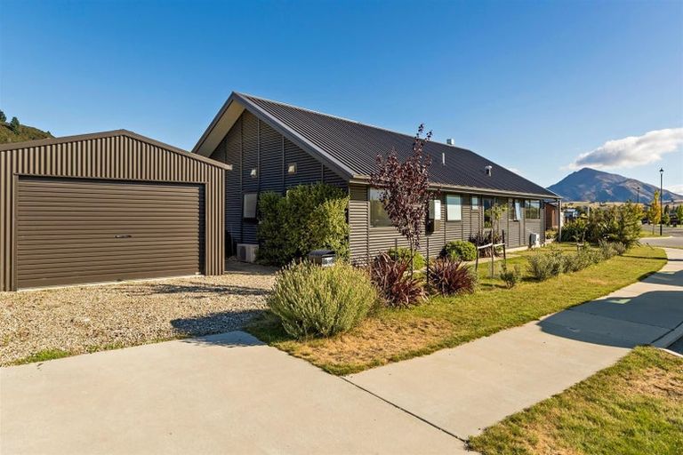 Photo of property in 60 Sherwin Avenue, Albert Town, Wanaka, 9305