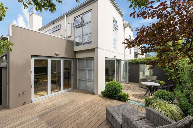 Photo of property in 26 Rhodes Street, Merivale, Christchurch, 8014