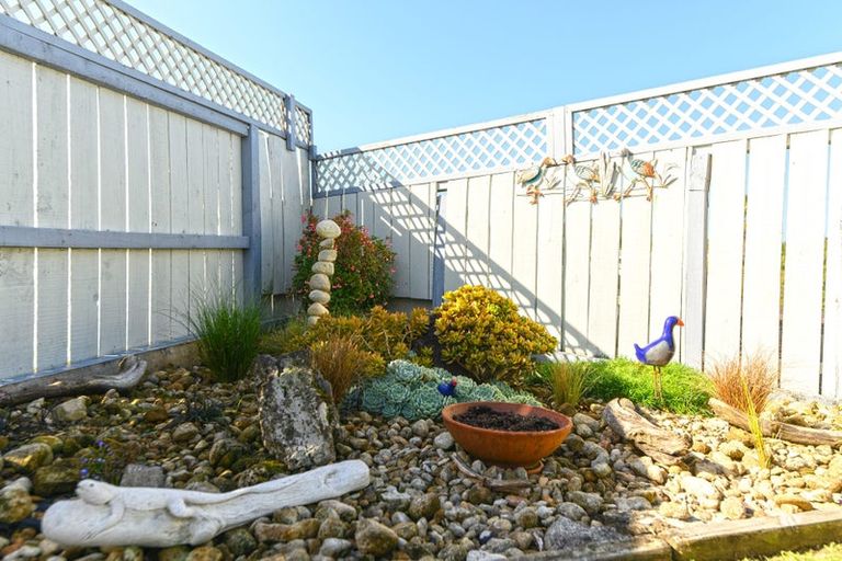 Photo of property in 2/10 Sirius Place, Botany Downs, Auckland, 2010
