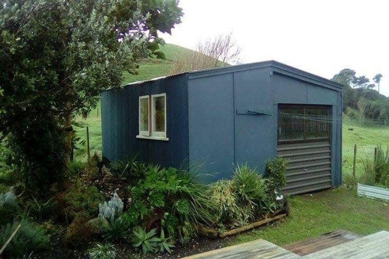 Photo of property in 112 Robertson Road, Otaua, Waiuku, 2682