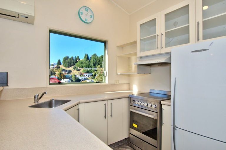 Photo of property in 19 Wye Place, Fernhill, Queenstown, 9300