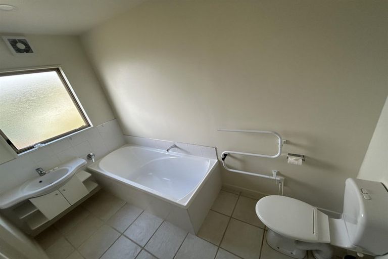 Photo of property in 86 Mount Pleasant Road, Mount Pleasant, Christchurch, 8081