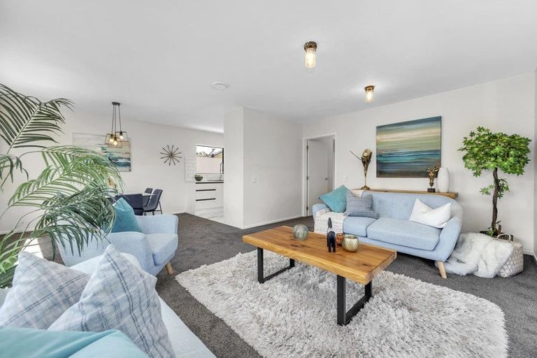 Photo of property in 10 Umu Place, Mangere, Auckland, 2022