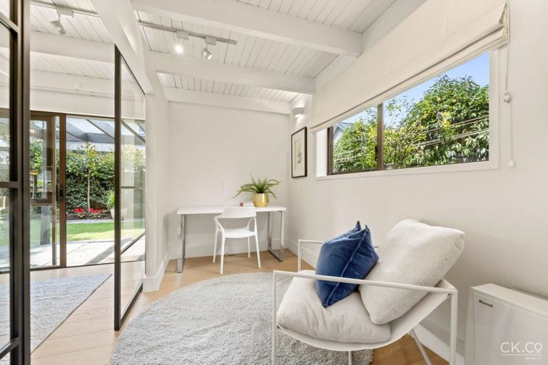 Photo of property in 32 Saint Columbans Grove, Boulcott, Lower Hutt, 5010