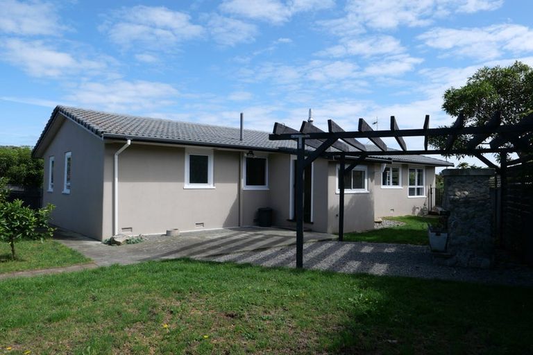 Photo of property in 4 Tawa Street, Waikanae, 5036