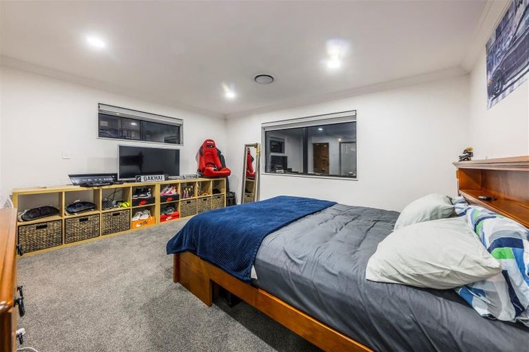 Photo of property in 54 Armstrong Farm Drive, East Tamaki Heights, Auckland, 2016