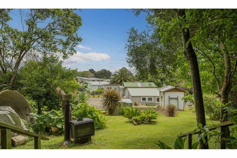 Photo of property in 13 Firth View Road, Te Puru, Thames, 3575