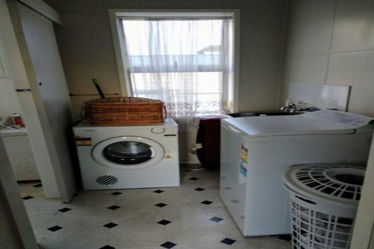 Photo of property in 52 Kirkcaldy Street, South Dunedin, Dunedin, 9012