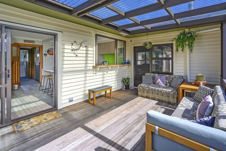 Photo of property in 76 Brooklands Road, Brooklands, New Plymouth, 4310
