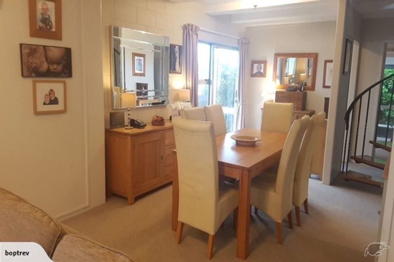 Photo of property in 50 Shakespear Road, Army Bay, Whangaparaoa, 0930