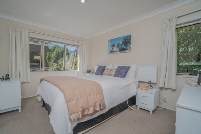 Photo of property in 21 Chieftain Rise, Goodwood Heights, Auckland, 2105