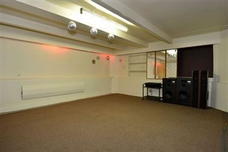 Photo of property in 6 William Souter Street, Forrest Hill, Auckland, 0620