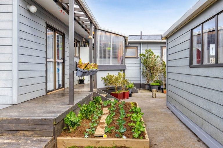 Photo of property in 22 Fantham Street, Hawera, 4610