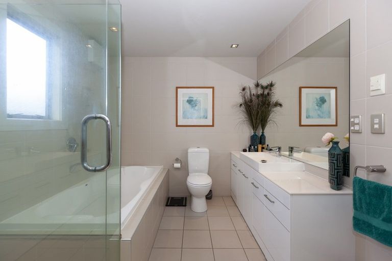 Photo of property in 83 Glen Road, Raumati South, Paraparaumu, 5032