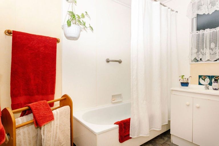 Photo of property in 13 Runciman Place, Dannevirke, 4930