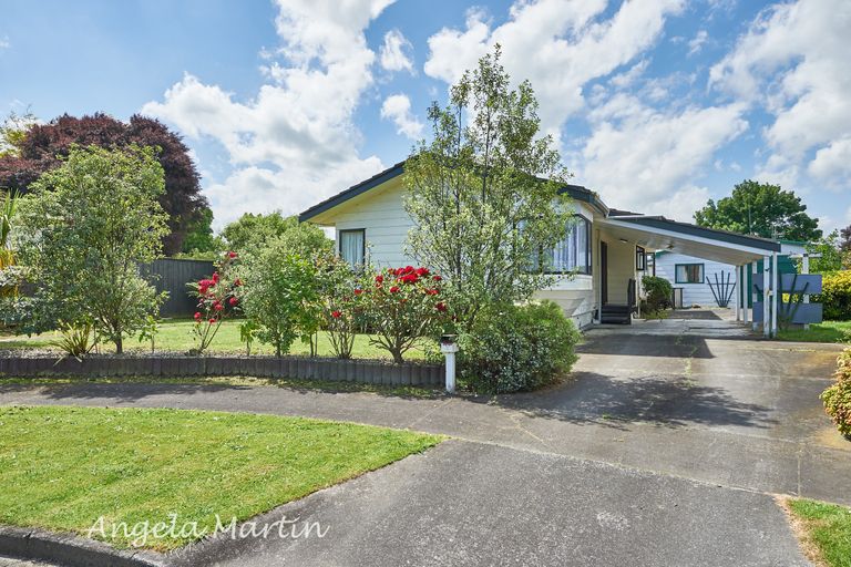 Photo of property in 2 Bevan Place, Cloverlea, Palmerston North, 4412