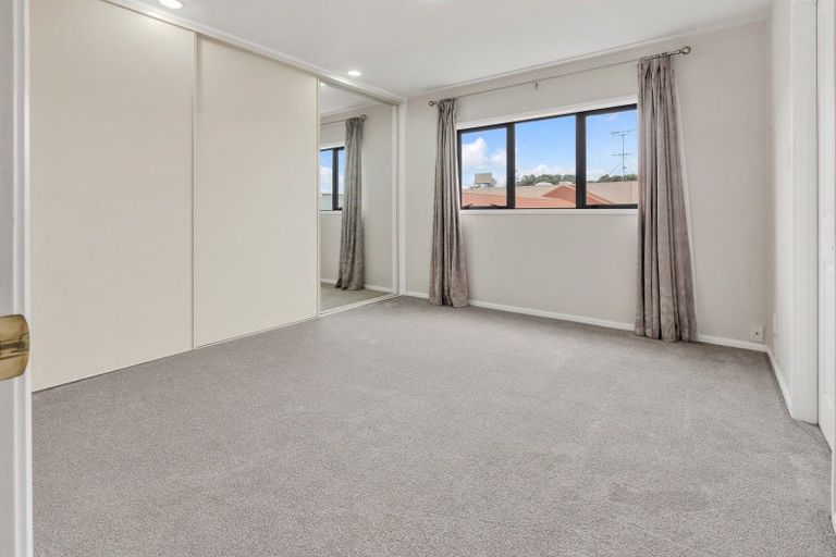 Photo of property in 6/5 Cook Street, Howick, Auckland, 2014