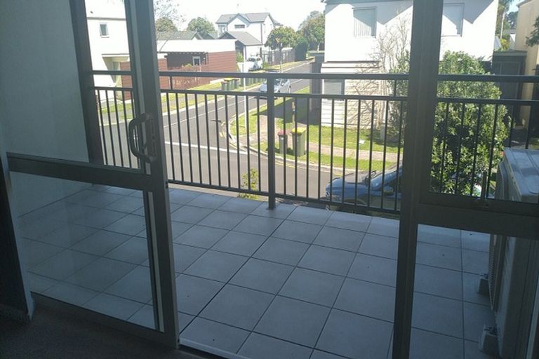 Photo of property in 33 Kirikiri Lane, East Tamaki, Auckland, 2013