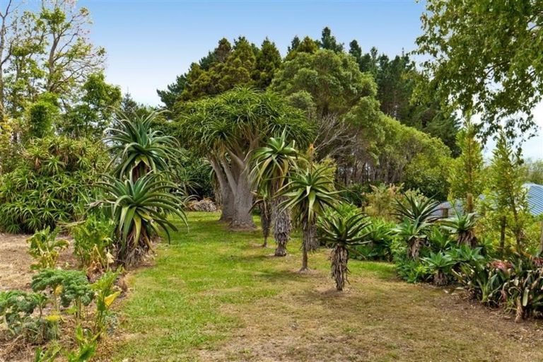 Photo of property in 166a Rimmer Road, Helensville, 0875