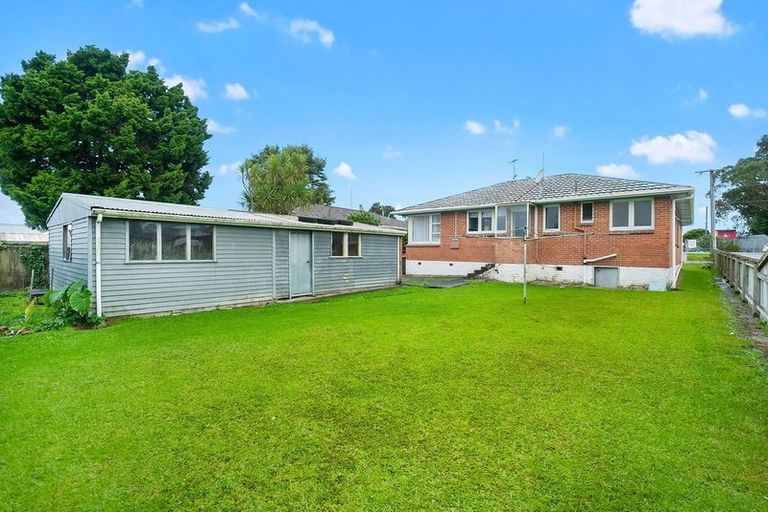 Photo of property in 40 Archibald Road, Kelston, Auckland, 0602