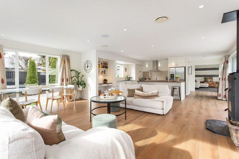 Photo of property in 12 Nightingale Place, Papanui, Christchurch, 8053
