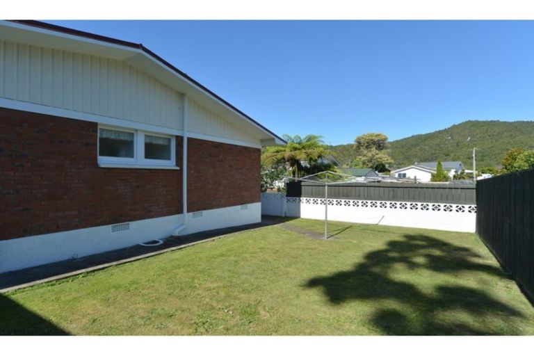 Photo of property in 12 Graham Street, One Tree Point, 0118