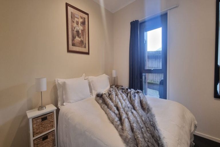 Photo of property in 25 Sainsbury Road, Fernhill, Queenstown, 9300