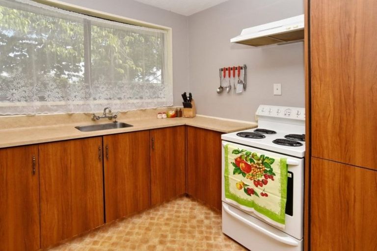 Photo of property in 2/6 Florance Place, Parklands, Christchurch, 8083