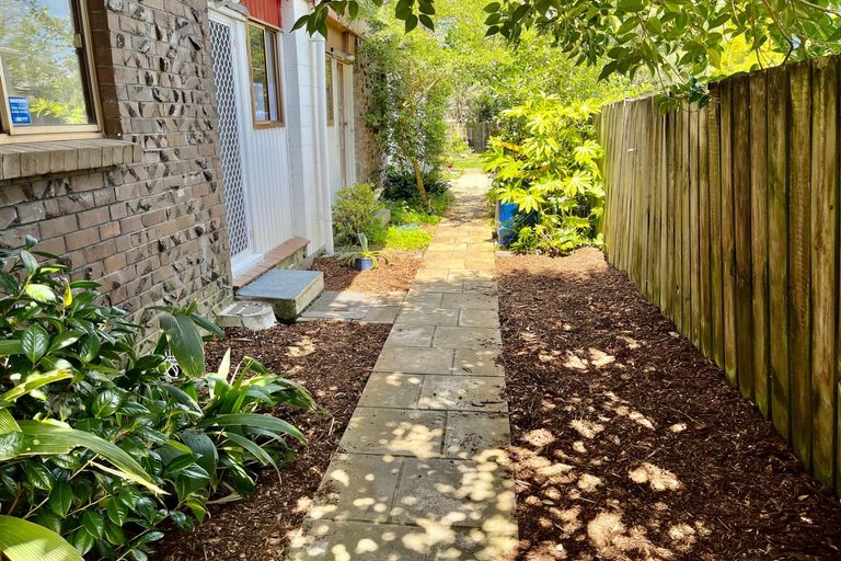 Photo of property in 7/18 Seabrook Avenue, New Lynn, Auckland, 0600