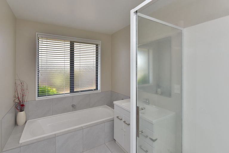 Photo of property in 15 Taggart Place, Sockburn, Christchurch, 8042